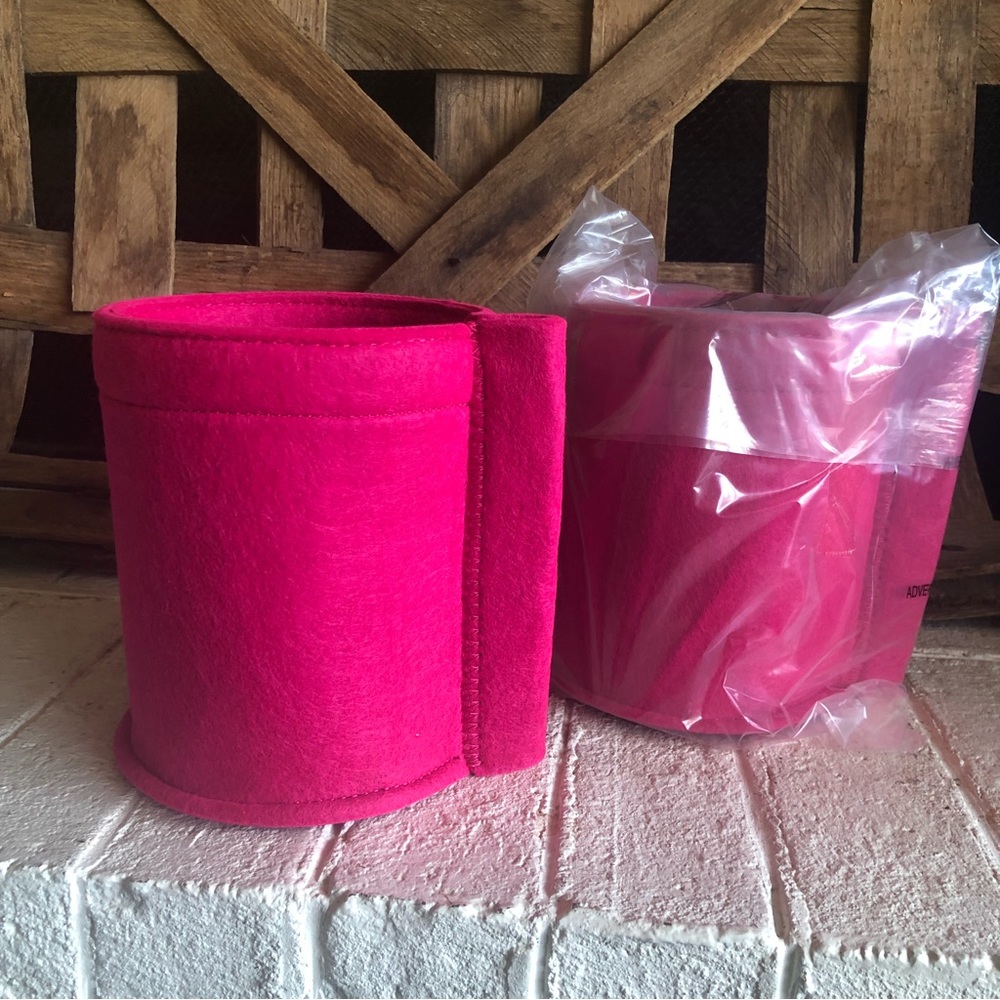 Ethan Allen Disney Fantastic Felt Wall System hot pink wool container x 2 (33)